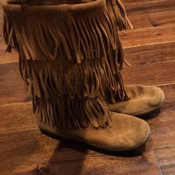 Women’s Minnetonka fringe boots - Picture 2 of 6